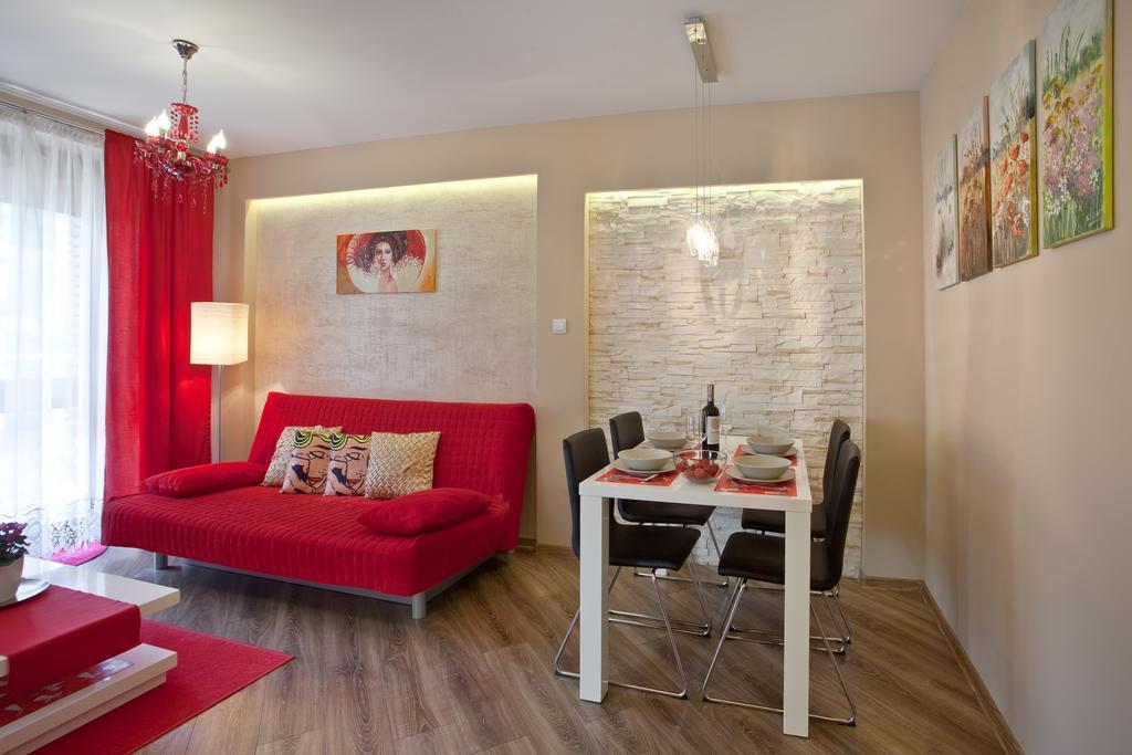 Apartament Szmaragdowy Apartment กรินีซา ดรอยจ์ ภายนอก รูปภาพ