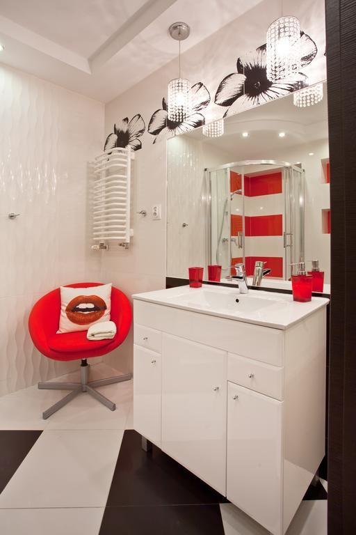 Apartament Szmaragdowy Apartment กรินีซา ดรอยจ์ ภายนอก รูปภาพ