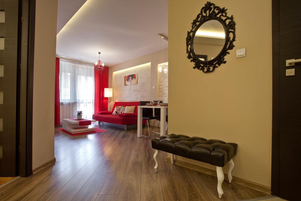 Apartament Szmaragdowy Apartment กรินีซา ดรอยจ์ ภายนอก รูปภาพ