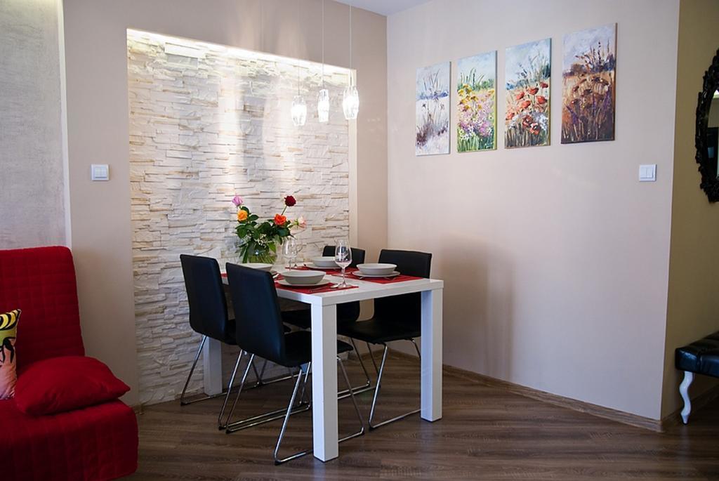 Apartament Szmaragdowy Apartment กรินีซา ดรอยจ์ ภายนอก รูปภาพ